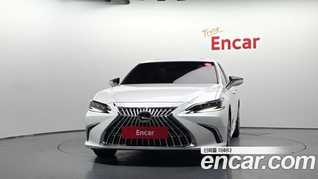 Lexus ES Executive — пробег 18 121 км — фото 3 из 5