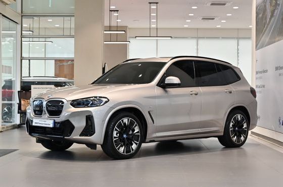 BMW iX3 M Sports — пробег 19 909 км — фото 1 из 3
