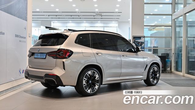 BMW iX3 M Sports — пробег 19 909 км — фото 2 из 3