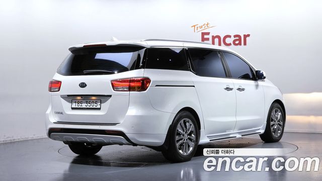 Kia Carnival из Кореи Encar
