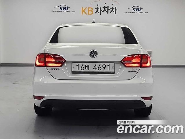 Volkswagen Jetta 1.6 TDI Blue Motion 6th — пробег 101 326 км — фото 4 из 5
