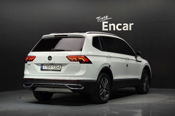 Volkswagen Tiguan 2.0 TSI Prestige — пробег 33 943 км — фото 2 из 5