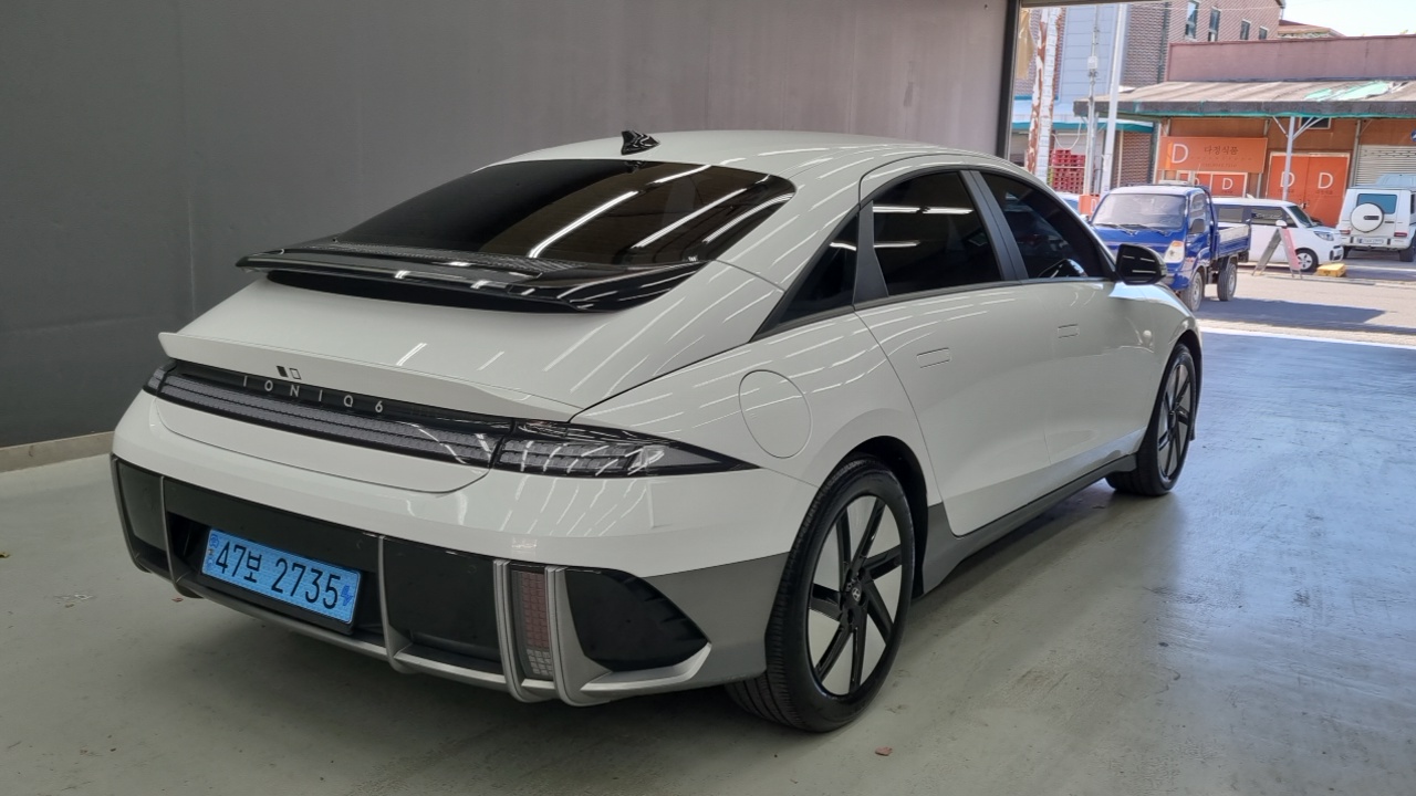 Hyundai Ioniq6 Standard E-Value+ — пробег 30 000 км — фото 3 из 5