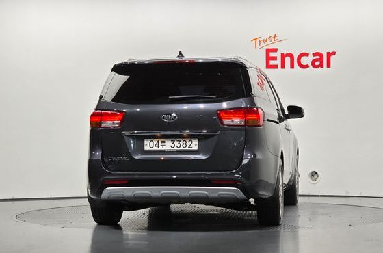 Kia Carnival 9-seater Prestige — пробег 72 374 км — фото 4 из 5