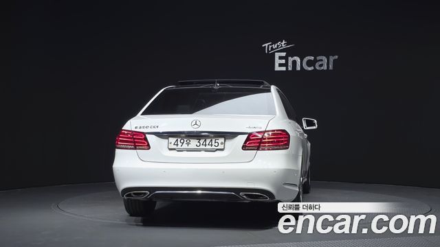 Mercedes-Benz E-Class E250 CDI 4MATIC — пробег 144 095 км — фото 4 из 5