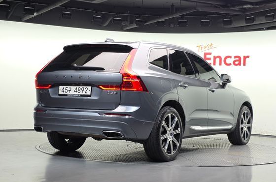 Volvo XC60 D5 Inscription — пробег 141 395 км — фото 2 из 5
