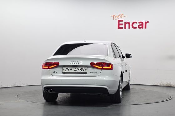Audi A4 30 TDI Dynamic B8 — пробег 77 032 км — фото 4 из 5