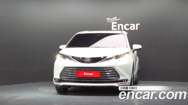 Toyota Sienna 2.5 Hybrid 2WD — пробег 16 441 км — фото 3 из 5