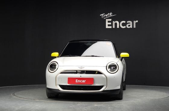 Mini Cooper SE Favoured — пробег 20 867 км — фото 3 из 5