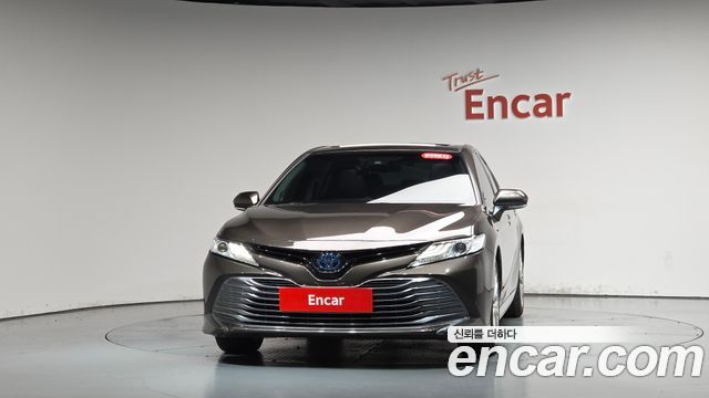 Toyota Camry 2.5 XLE Hybrid — пробег 132 999 км — фото 3 из 5