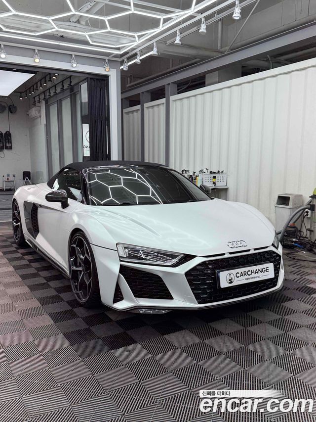 Audi R8 5.2 V10 Spyder — пробег 183 500 км — фото 4 из 5