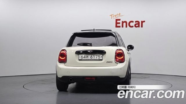 Mini Cooper 5Door HIGH 3rd — пробег 88 940 км — фото 4 из 5
