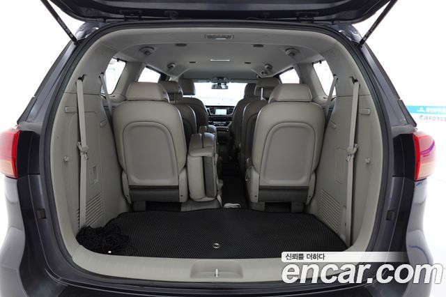 Kia Carnival 11-seater Prestige — пробег 62 576 км — фото 5 из 5