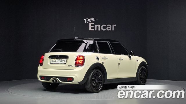 Mini Cooper 5Door Standard 3rd — пробег 31 271 км — фото 2 из 5