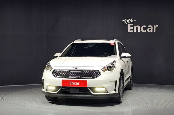 Kia Niro Noblesse — пробег 105 770 км — фото 3 из 5