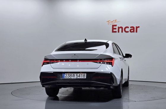 Hyundai AVANTE 1.6 Inspiration — пробег 7 982 км — фото 4 из 5
