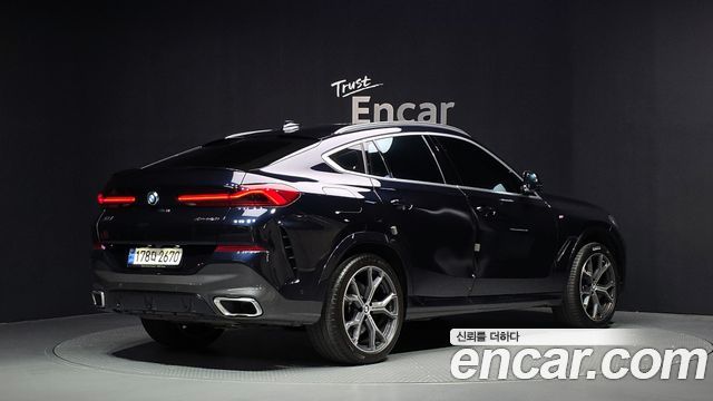 BMW X6 xDrive40i M Sport — пробег 72 568 км — фото 2 из 5