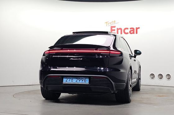 Porsche Macan 4S — пробег 27 004 км — фото 4 из 5
