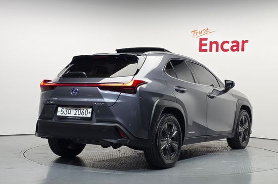 Lexus UX 2.0 2WD — пробег 60 769 км — фото 2 из 5