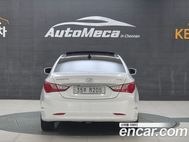 Hyundai Sonata CVVL Premier — пробег 122 038 км — фото 4 из 5