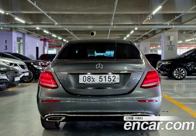 Mercedes-Benz E-Class E300 4MATIC Exclusive — пробег 56 748 км — фото 4 из 5