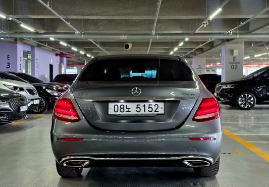Mercedes-Benz E-Class E300 4MATIC Exclusive — пробег 56 748 км — фото 4 из 5