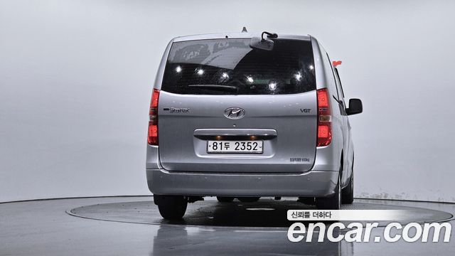 Hyundai Starex Van 5-Seater Modern — пробег 282 789 км — фото 4 из 5