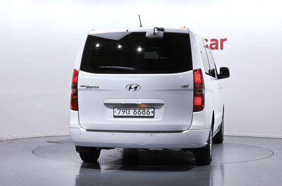 Hyundai Starex 12-Seater Wagon Smart — пробег 153 177 км — фото 4 из 5