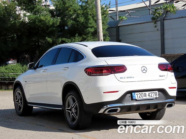 Mercedes-Benz GLC-Class GLC300e 4MATIC Coupe — пробег 30 051 км — фото 3 из 5