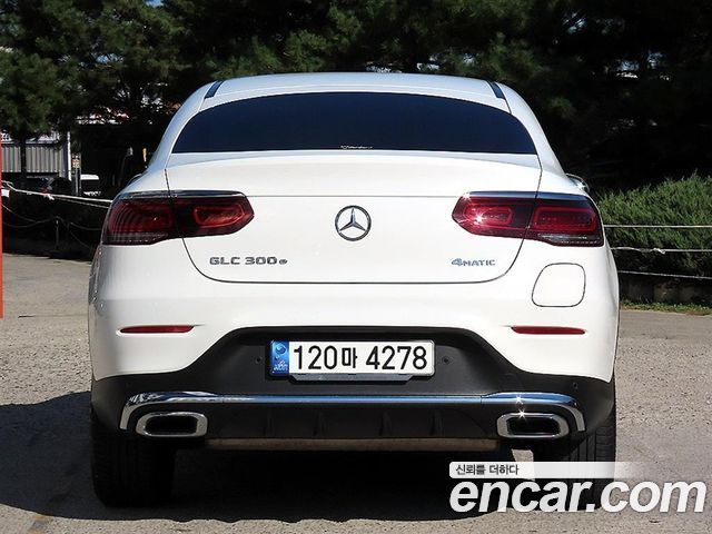 Mercedes-Benz GLC-Class GLC300e 4MATIC Coupe — пробег 30 051 км — фото 4 из 5