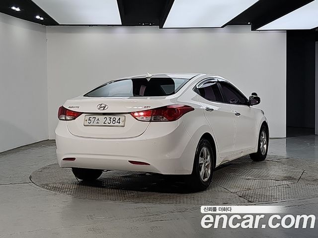 Hyundai AVANTE M16 GDI Smart — пробег 97 000 км — фото 4 из 5