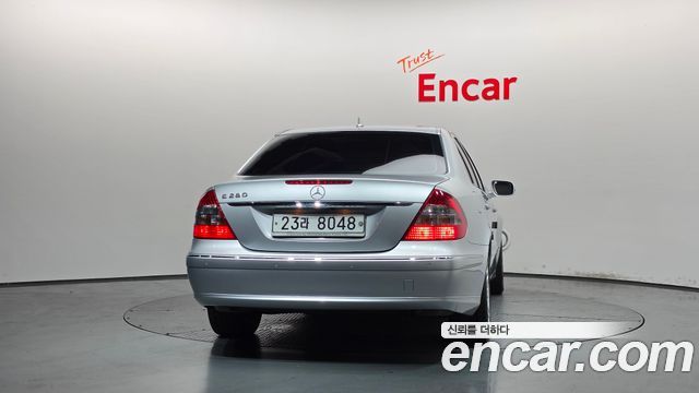 Mercedes-Benz E-Class E200K Avantgarde — пробег 87 015 км — фото 4 из 5