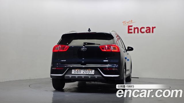 Kia Niro Prestige — пробег 42 789 км — фото 4 из 5