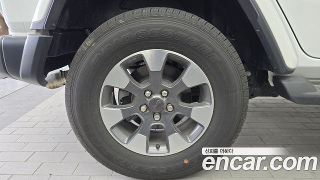 Jeep Wrangler 2.0 Overland 4Door — пробег 6 840 км — фото 5 из 5