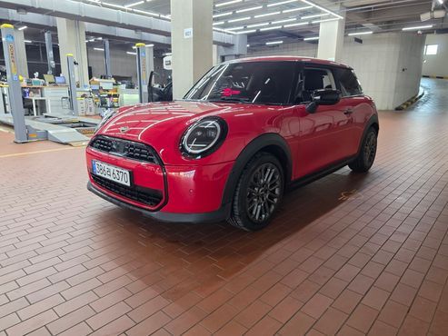 Mini Cooper Essential — пробег 9 092 км — фото 1 из 5