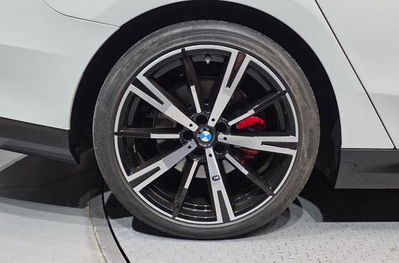 BMW 5-Series 530i xDrive M Sport Pro Special Edition — пробег 42 491 км — фото 5 из 5
