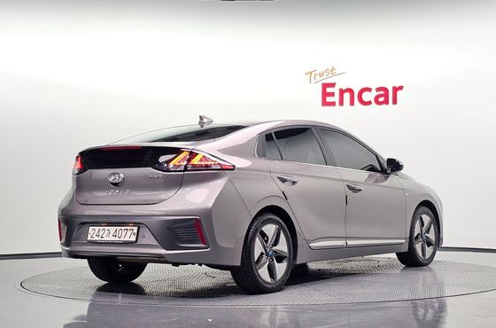 Hyundai Ioniq 1.6 HEV Q — пробег 52 576 км — фото 2 из 5