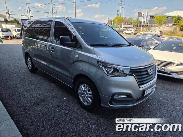 Hyundai Starex Van 3-Seater Smart — пробег 160 000 км — фото 3 из 5