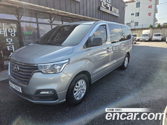 Hyundai Starex Van 3-Seater Smart — пробег 160 000 км — фото 4 из 5