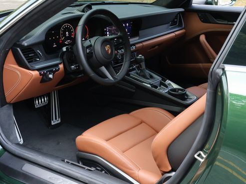 Porsche 911 GT3 Touring — пробег 3 700 км — фото 5 из 5