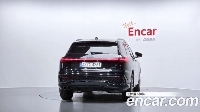Audi Q5 40 TDI Quattro S Line Black Edition — пробег 5 176 км — фото 4 из 5