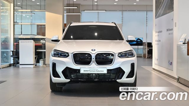 BMW iX3 M Sports — пробег 19 915 км — фото 2 из 3