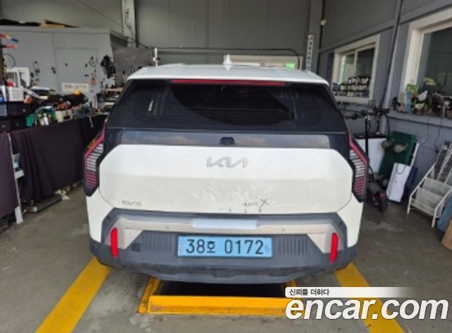 Kia EV3 Standard 2WD Air — пробег 47 339 км — фото 2 из 2
