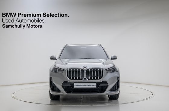 BMW X1 xDrive 20i M Sport — пробег 4 013 км — фото 2 из 5