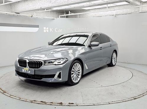 BMW 5-Series 530e Luxury — пробег 24 974 км — фото 1 из 5