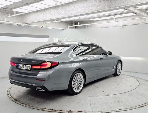 BMW 5-Series 530e Luxury — пробег 24 974 км — фото 2 из 5