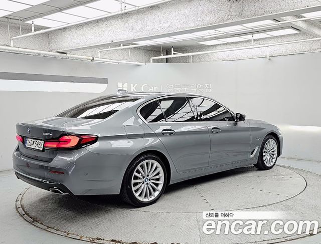 BMW 5-Series 530e Luxury — пробег 24 974 км — фото 4 из 5