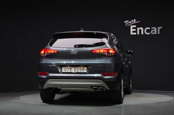 Hyundai Tucson Diesel 2.0 2WD Smart — пробег 88 990 км — фото 4 из 5