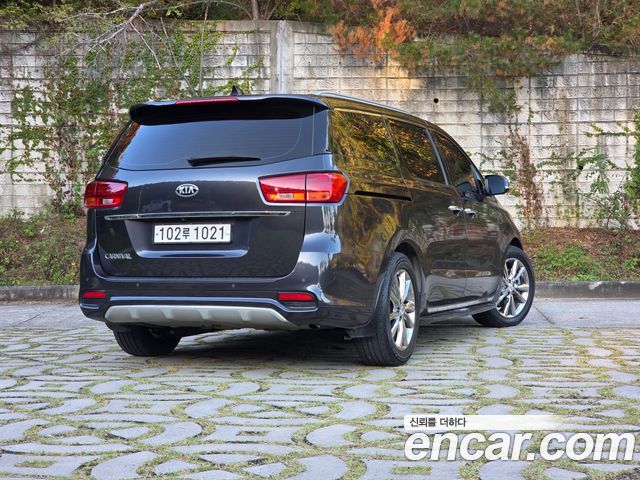 Kia Carnival 9-Seater Noblesse Special — пробег 90 131 км — фото 2 из 5