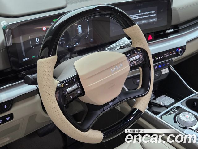 Kia Carnival HEV 9-Seater Hi-Limousine (Special vehicle) — пробег 4 750 км — фото 5 из 5